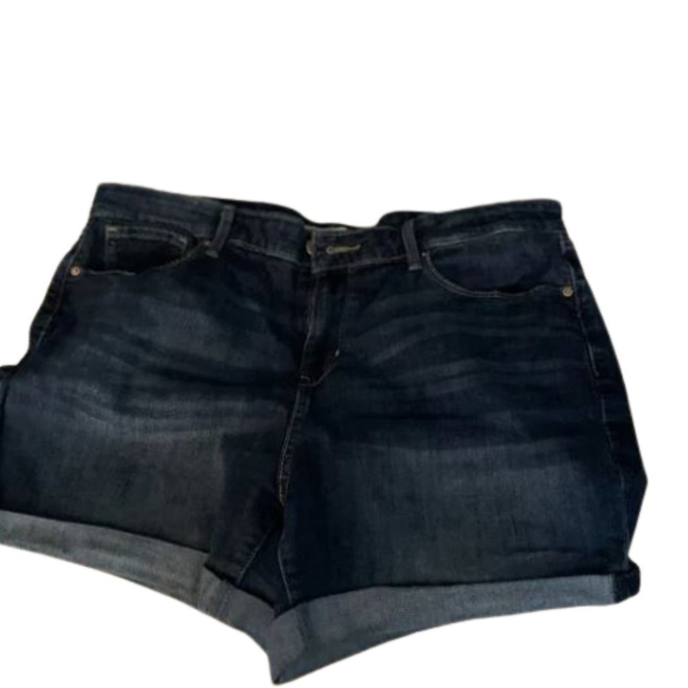 Old Navy‎ Mid-Rise Boyfriend Shorts. Size 14. Very Gently Used